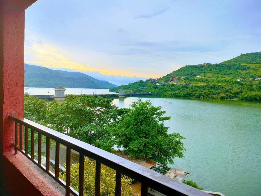 Portofino Appartement Lavasa Buitenkant foto